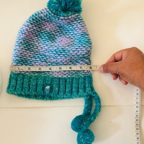 The North Face Girls Flecka Earflap Pom Pom Beanie Size M/ NWOT - Picture 10 of 10